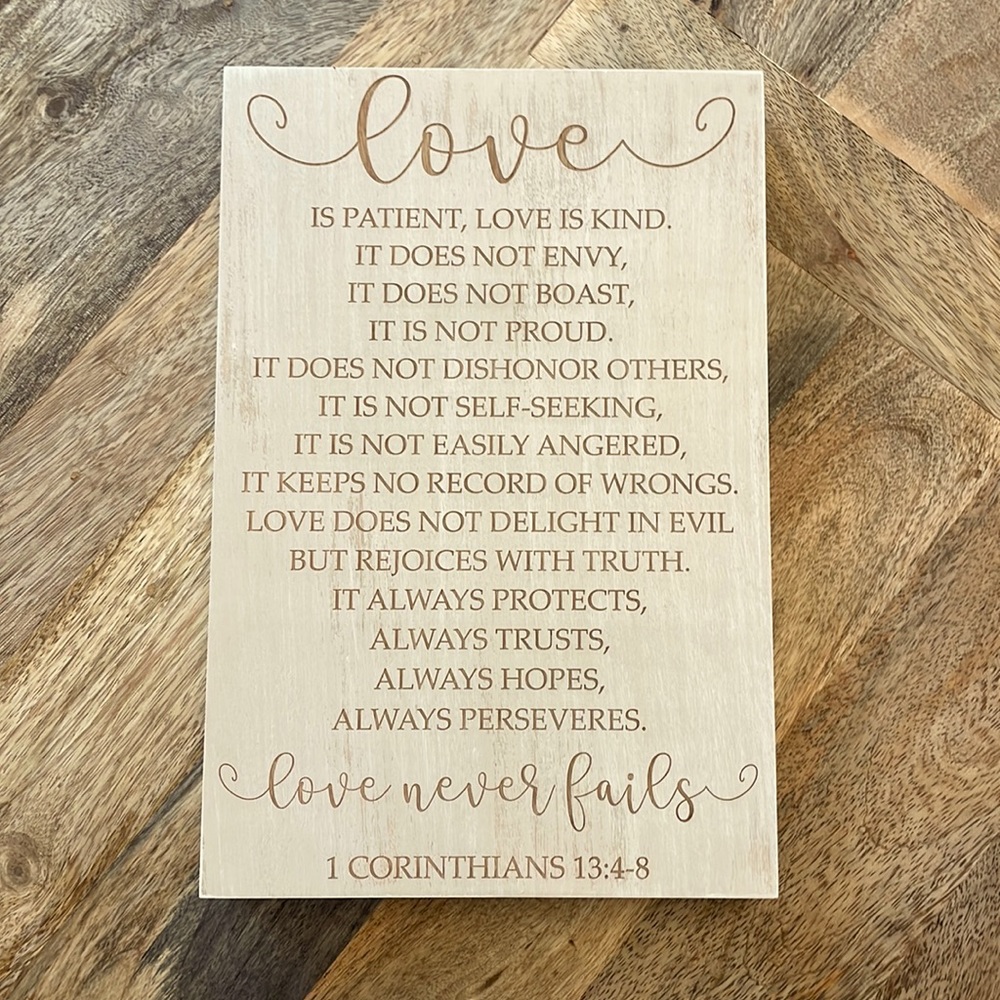 LOVE Sign NWT